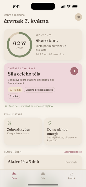 Obrazovka Dnes v StrongDay 40+ s kroky, dnešní silovou lekcí a možnostmi rychlého startu